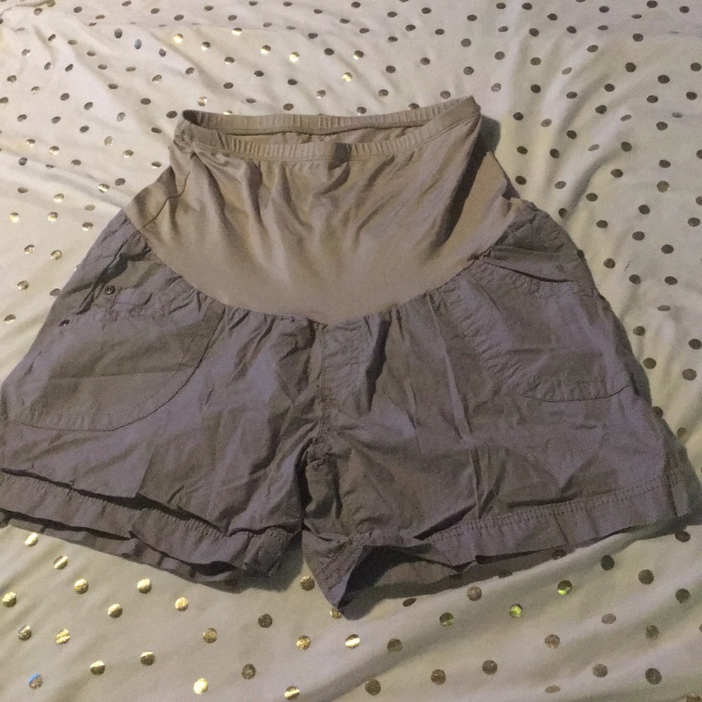 Maternity shorts size large